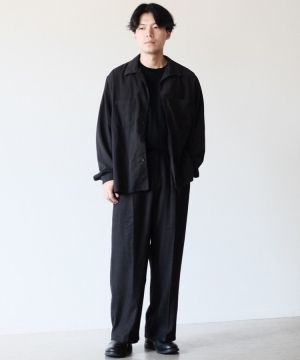 shiun（シウン）　TUCK TAPERED TROUSERS   Mサイズ shiun（シウン）の「TUCK TAPERED TROUSERS（スラックス）」 - WEAR