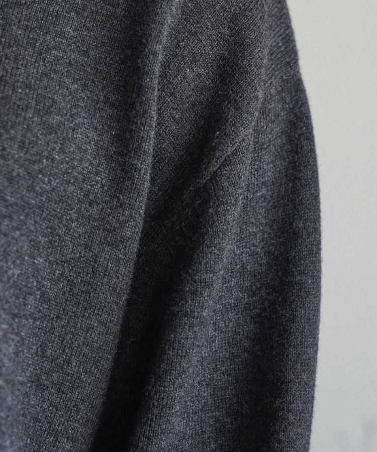 shiun(シウン) ONLINE STORE / C/Ca TURTLE NECK KNIT
