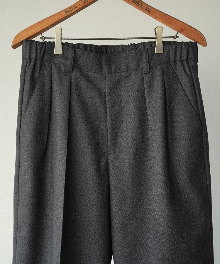 【Shiun 】STRAIGHT TUCK TROUSERS 【Sサイズ】 shiun(シウン) ONLINE STORE / STRAIGHT TUCK TROUSERS