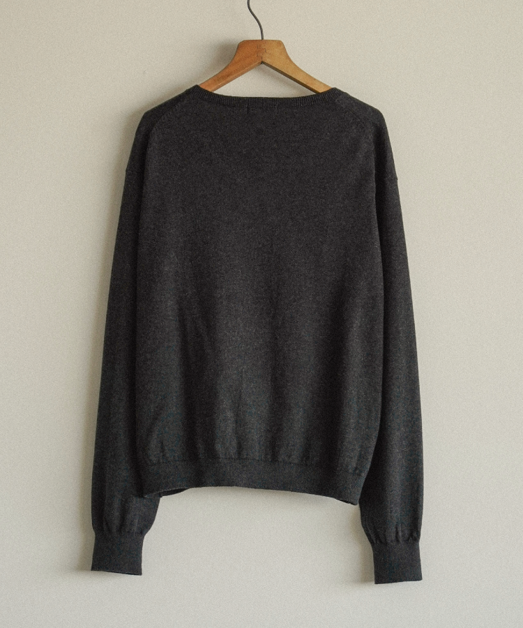 CROPPED V NECK KNIT